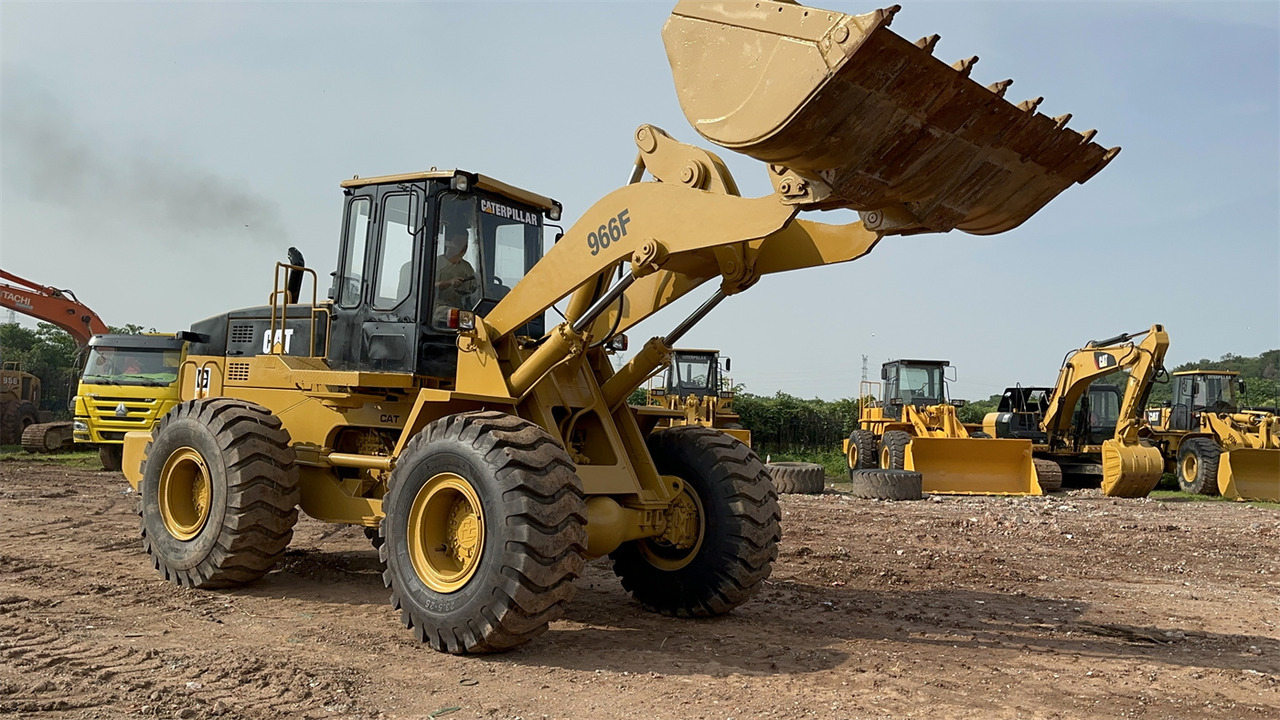 Wiellader CATERPILLAR 966F