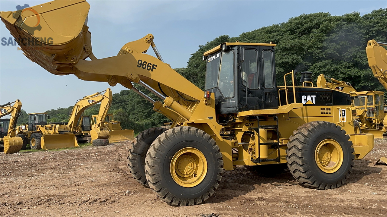 Wiellader CATERPILLAR 966F