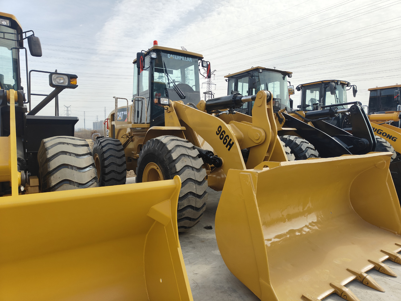 Wiellader CATERPILLAR 966H