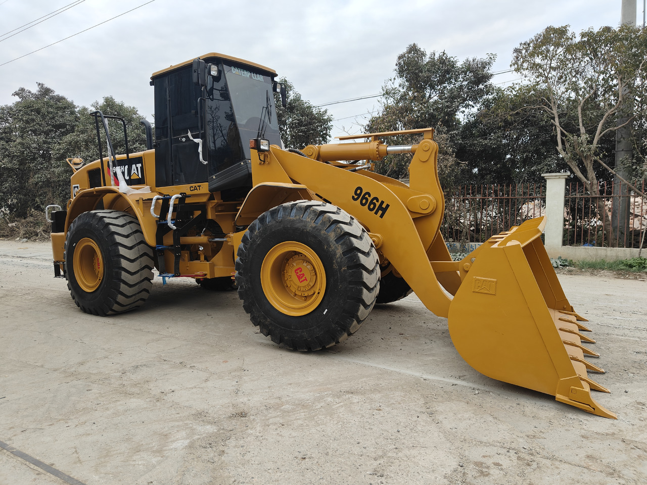 Wiellader CATERPILLAR 966H loader