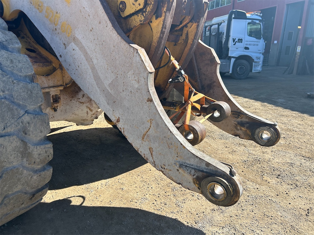 Wiellader CATERPILLAR 980K