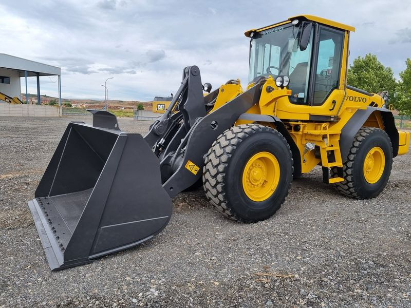 Wiellader CATERPILLAR L90F