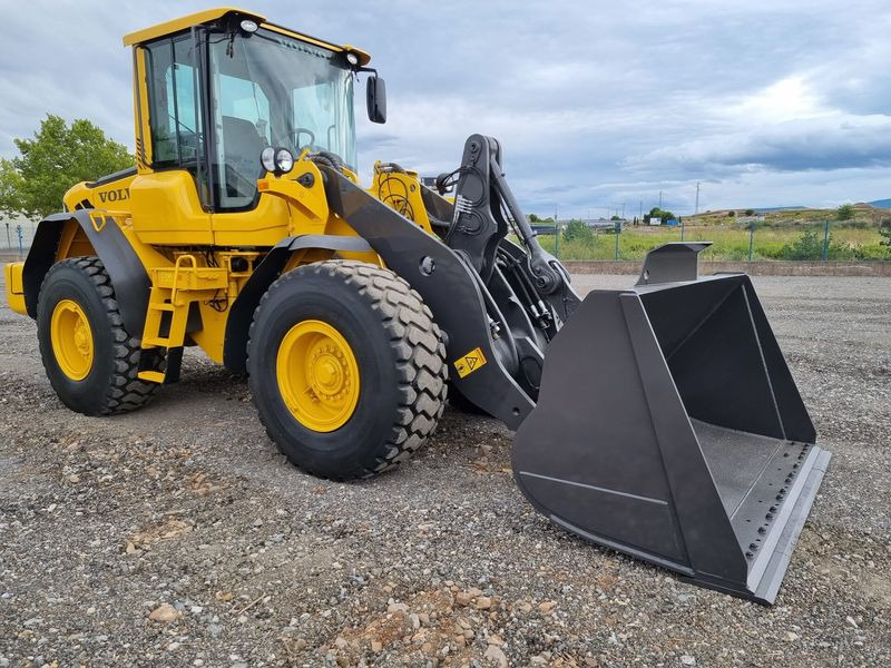 Wiellader CATERPILLAR L90F