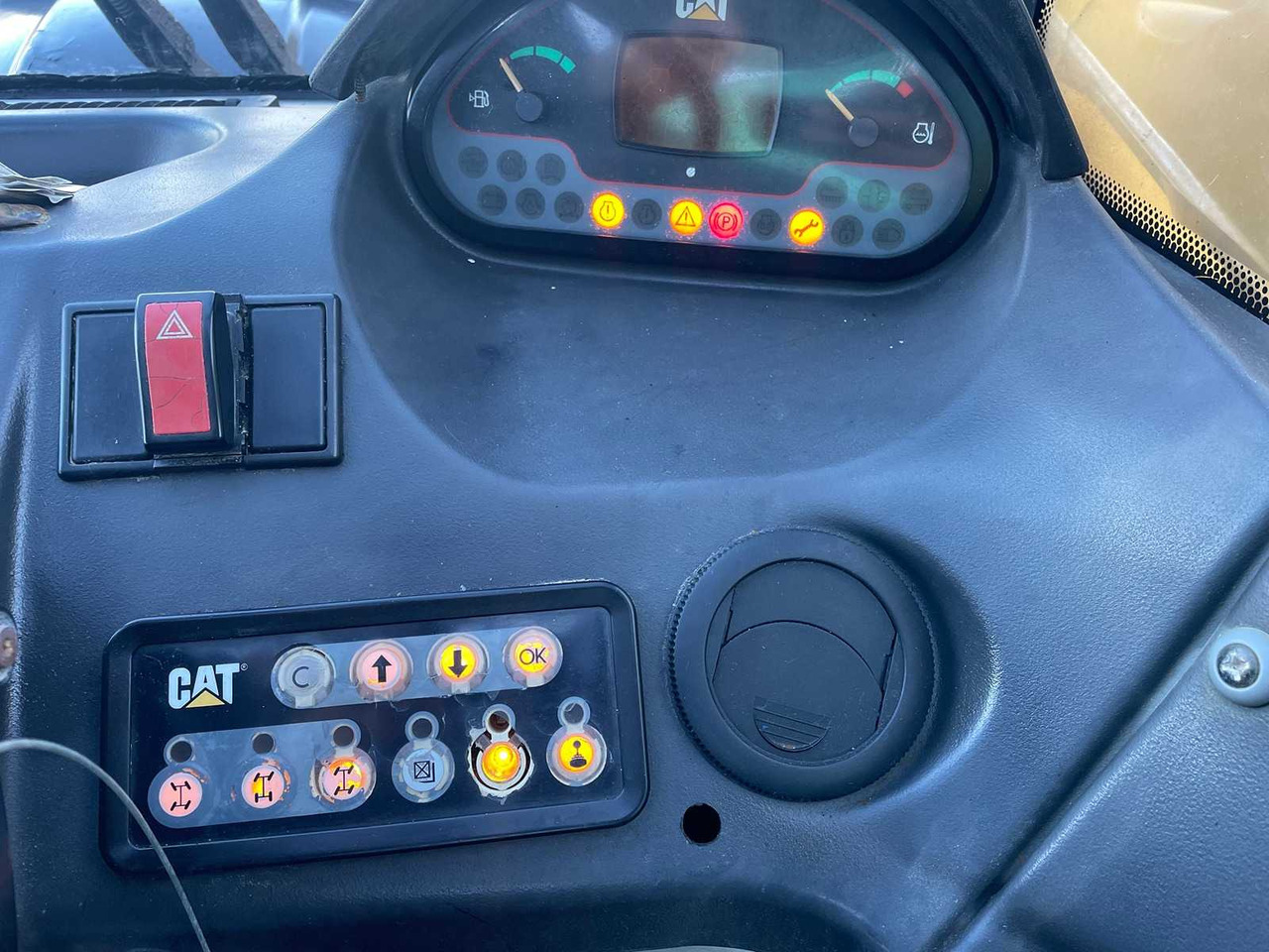 Wiellader CATERPILLAR - TH414 - TELESCOPIC LOADER - 2013