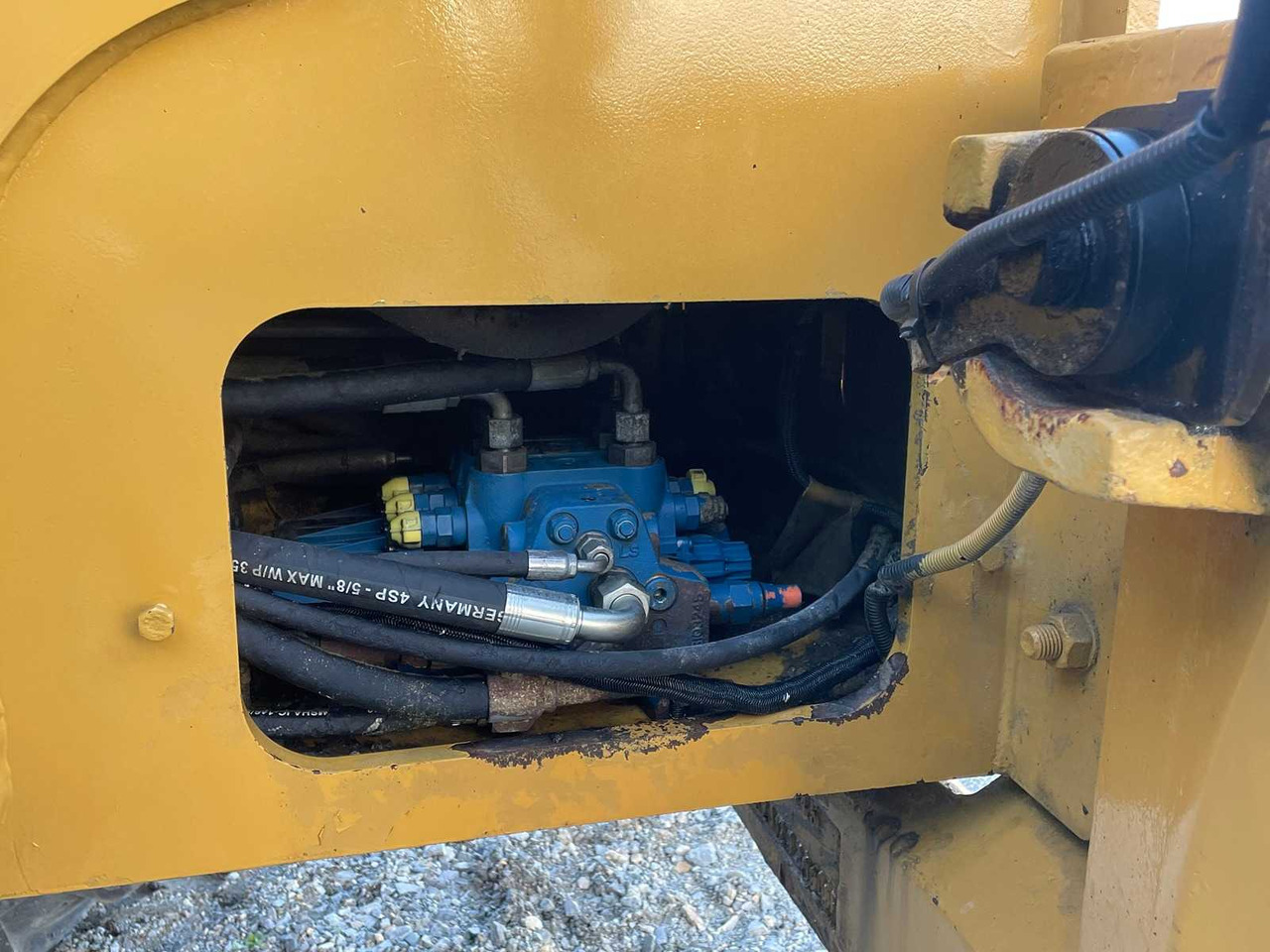 Wiellader CATERPILLAR - TH414 - TELESCOPIC LOADER - 2013