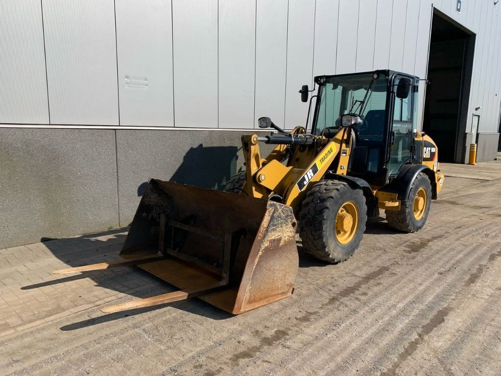 Wiellader CAT 906