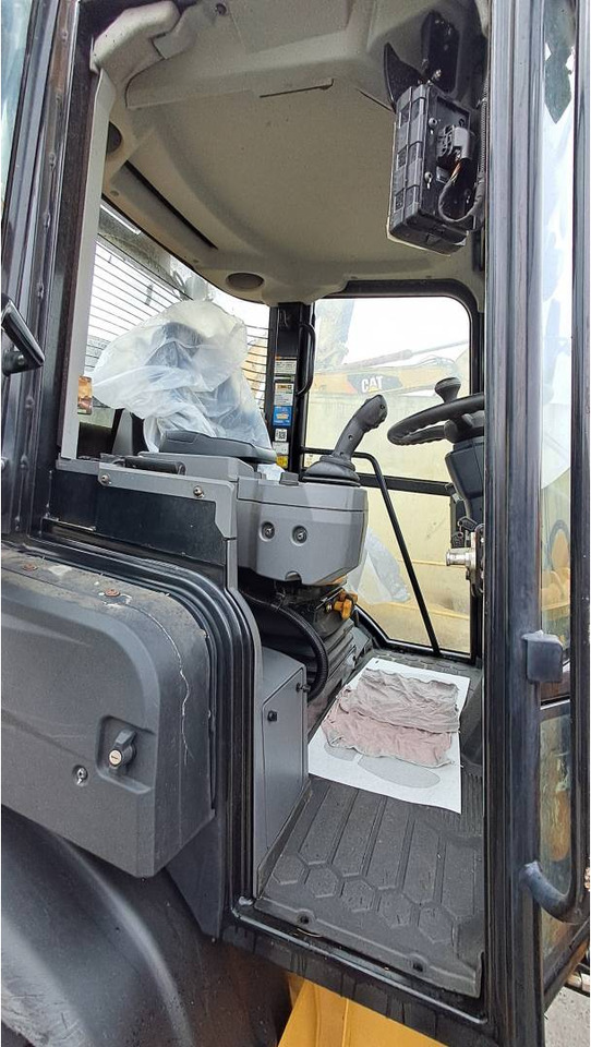 Wiellader CAT 906
