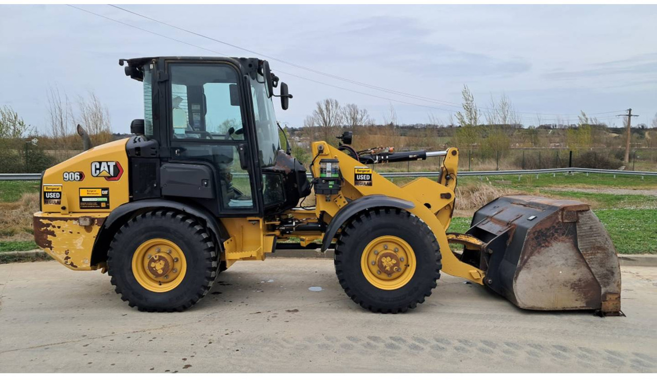 Wiellader CAT 906