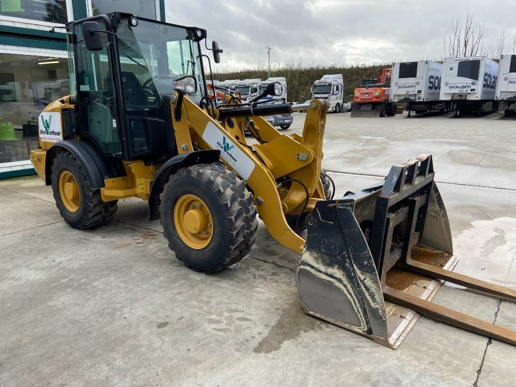 Wiellader CAT 906