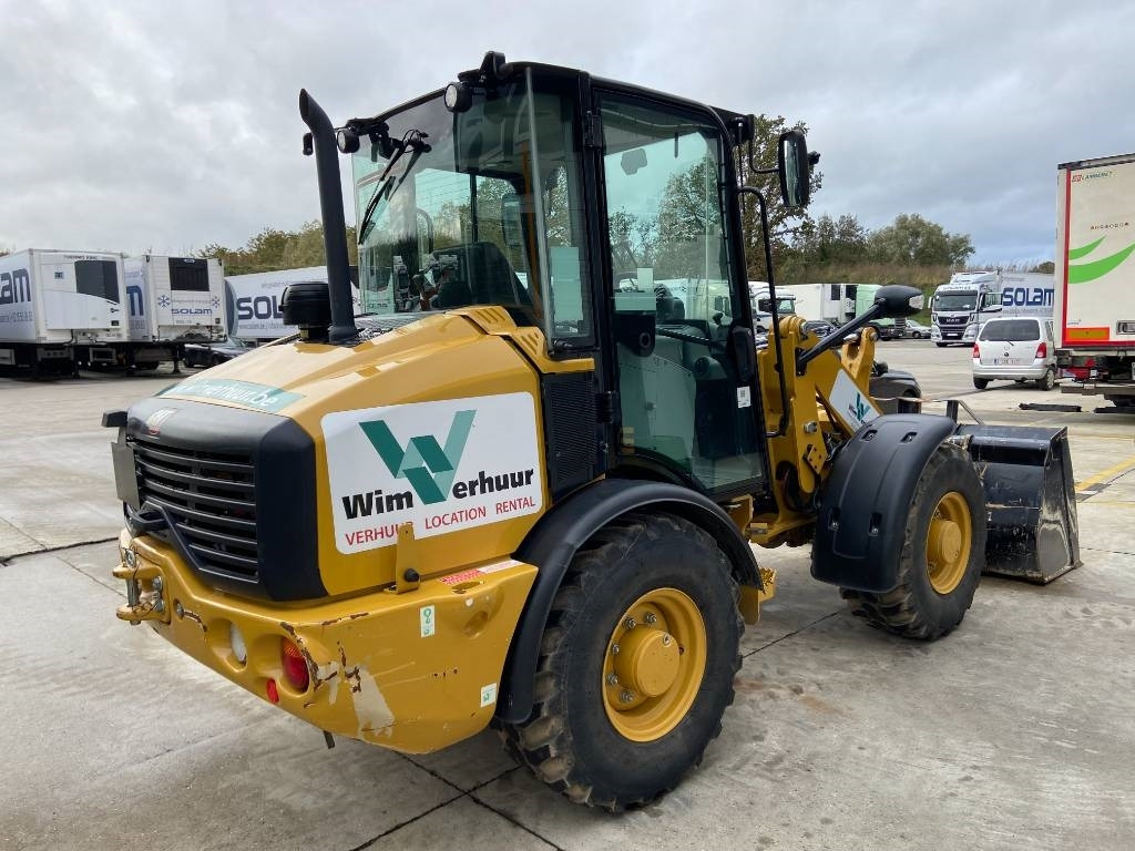 Wiellader CAT 906