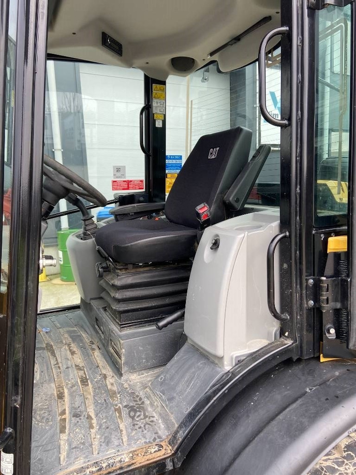 Wiellader CAT 906