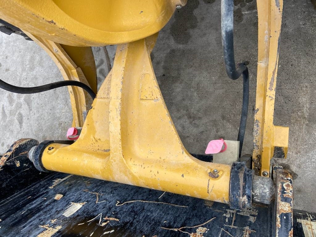 Wiellader CAT 906