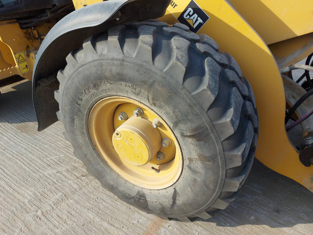 Wiellader CAT 906M