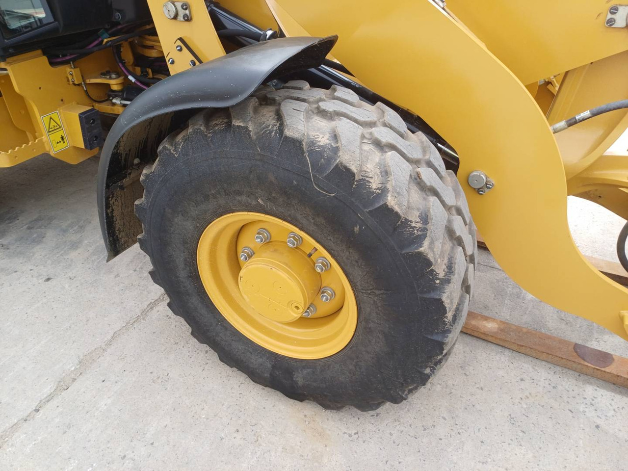 Wiellader CAT 906M