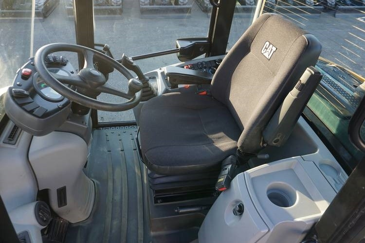 Wiellader CAT 906M