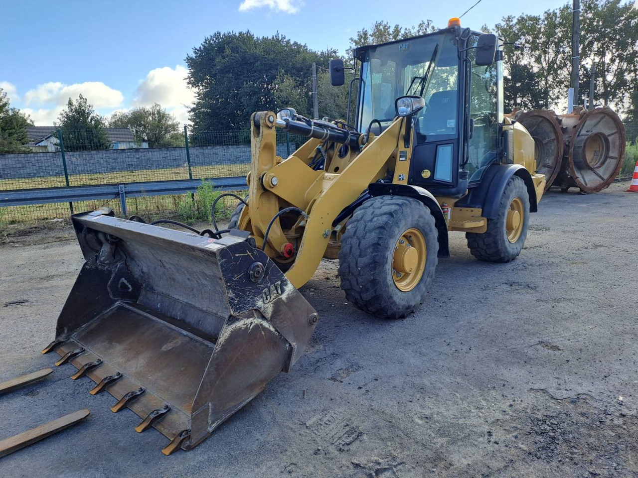 Wiellader CAT 906M