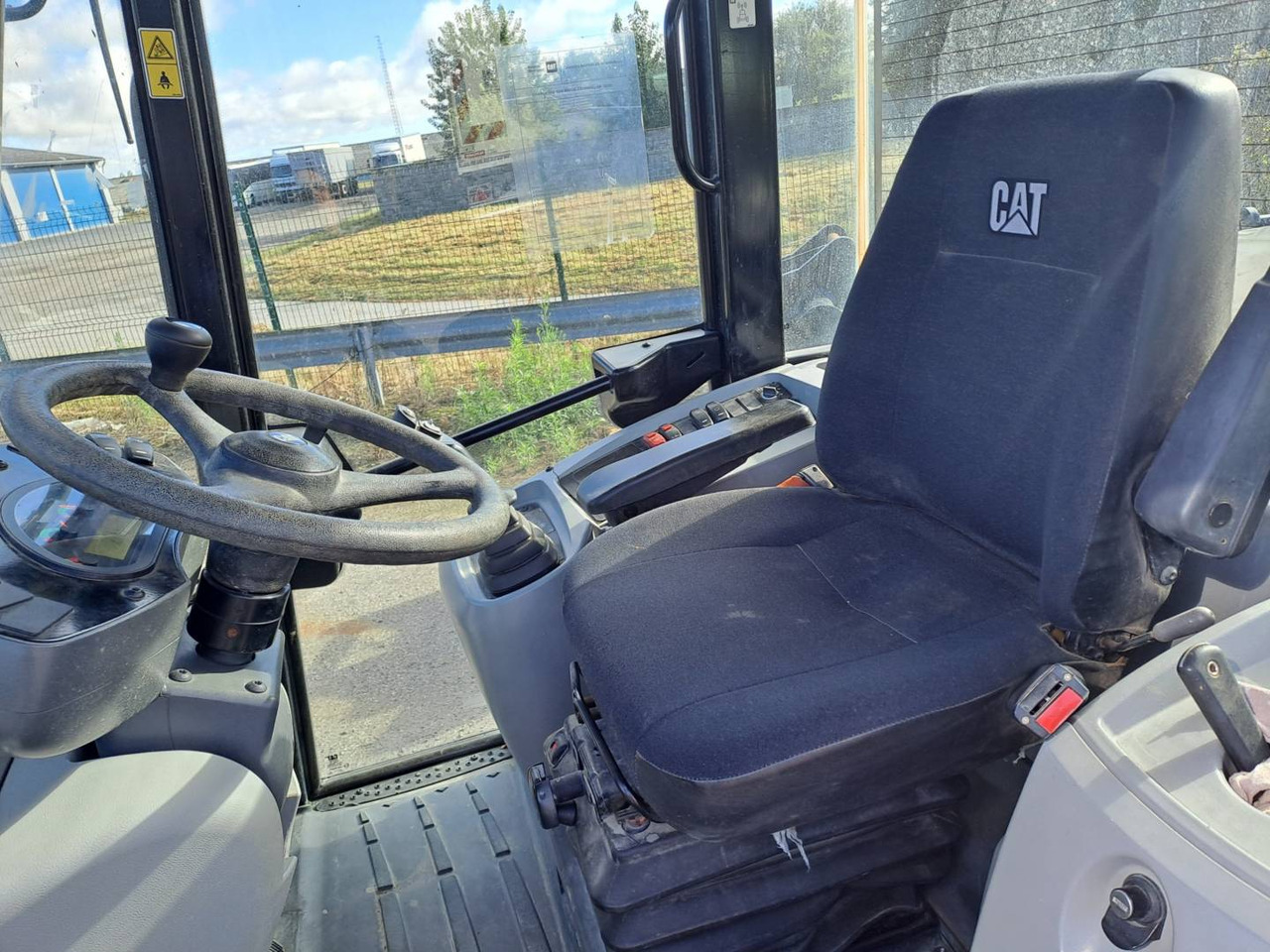 Wiellader CAT 906M