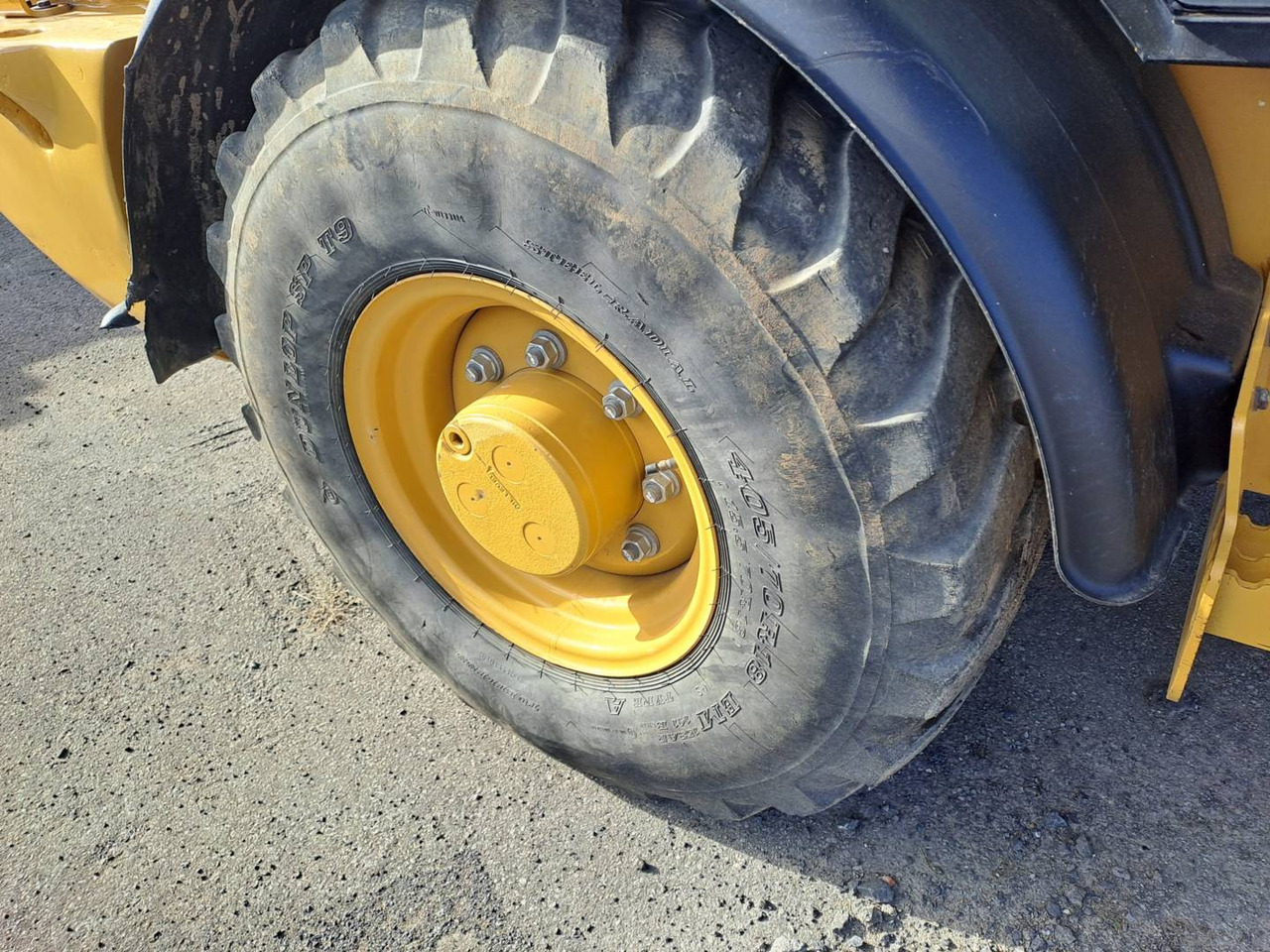 Wiellader CAT 906M