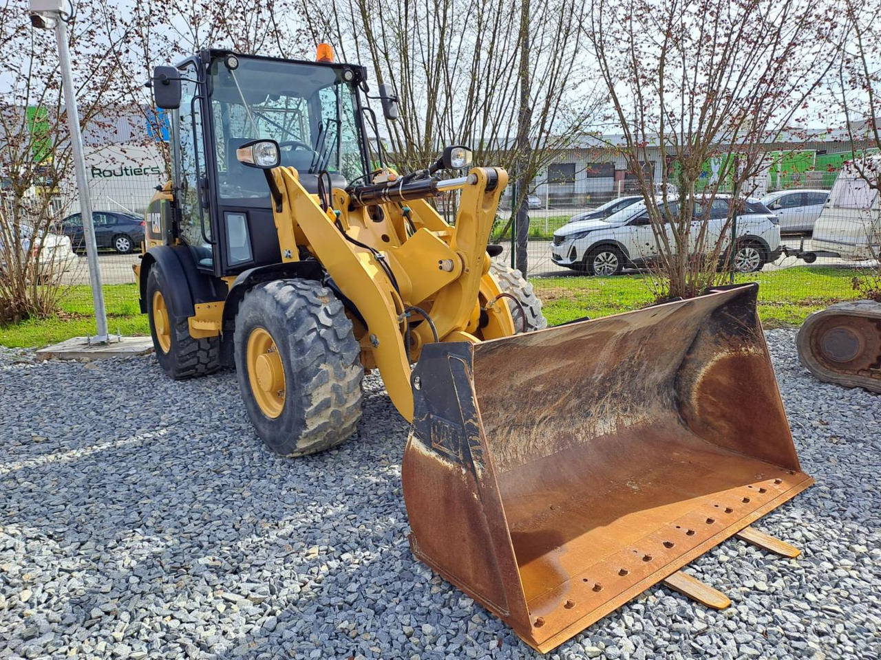 Wiellader CAT 906M