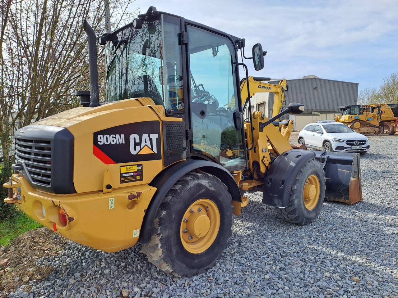 Wiellader CAT 906M