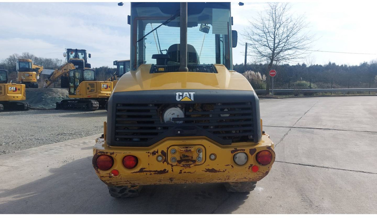 Wiellader CAT 906M