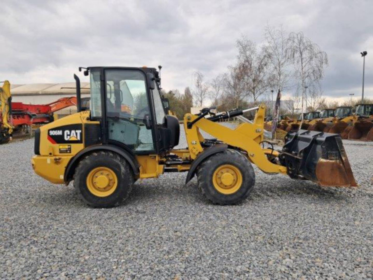 Wiellader CAT 906M