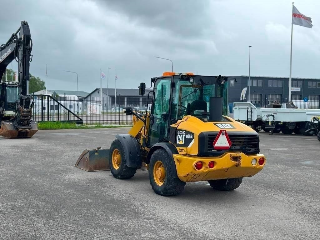 Wiellader CAT 906 H