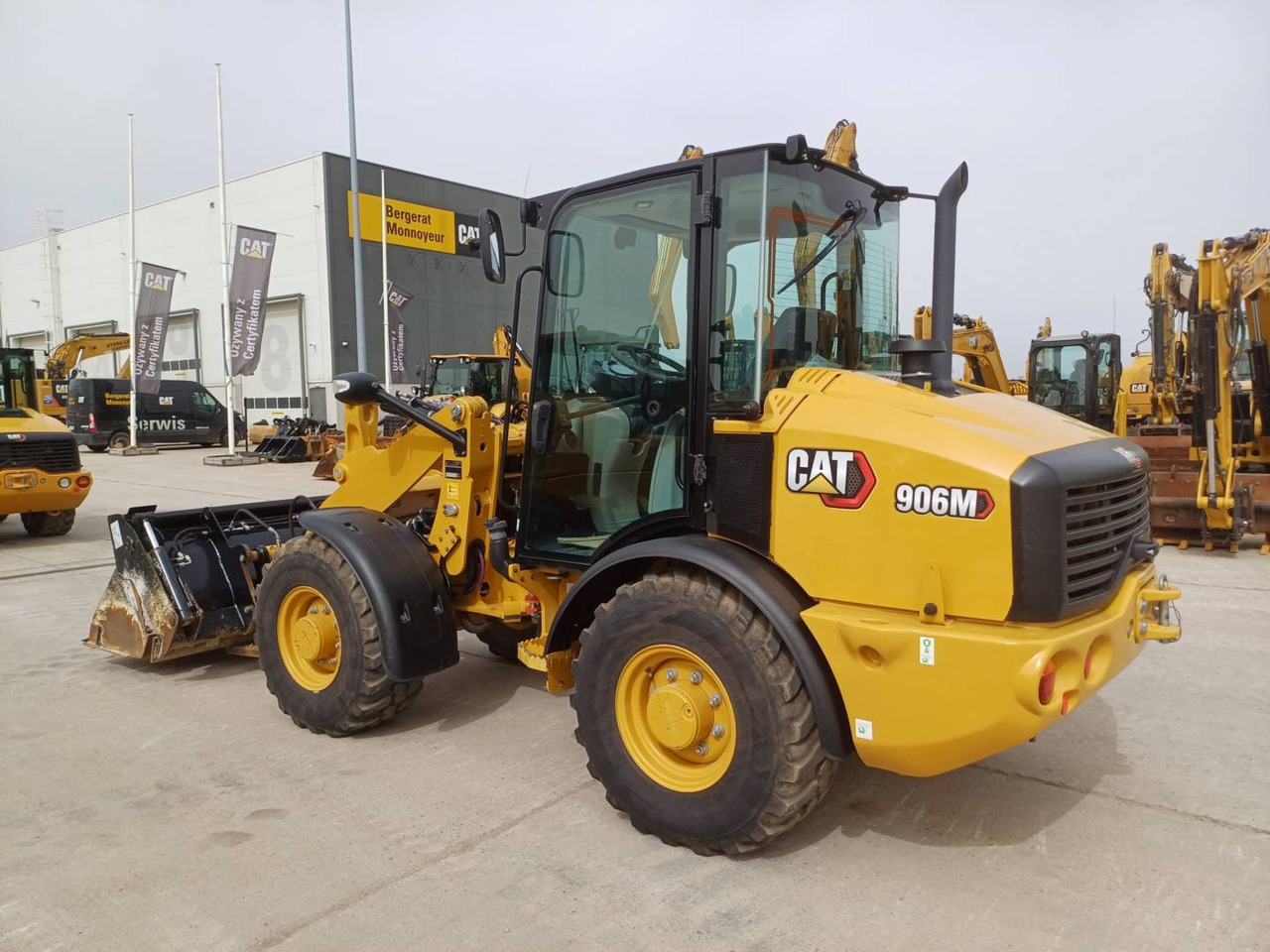 Wiellader CAT 906 M