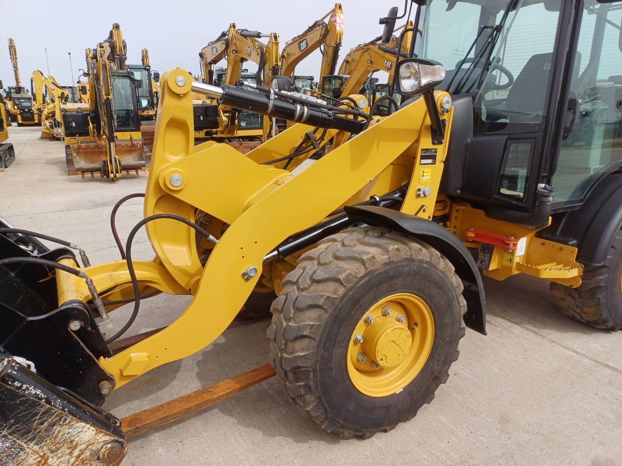 Wiellader CAT 906 M