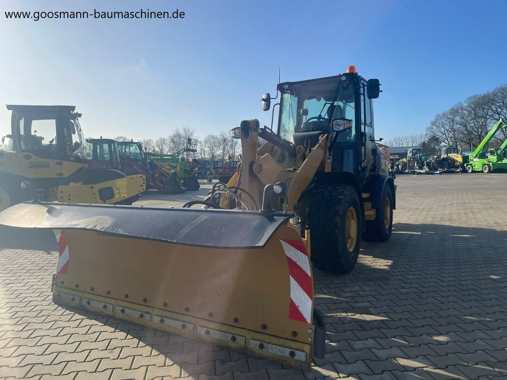 Wiellader CAT 907 M mit Winterpaket