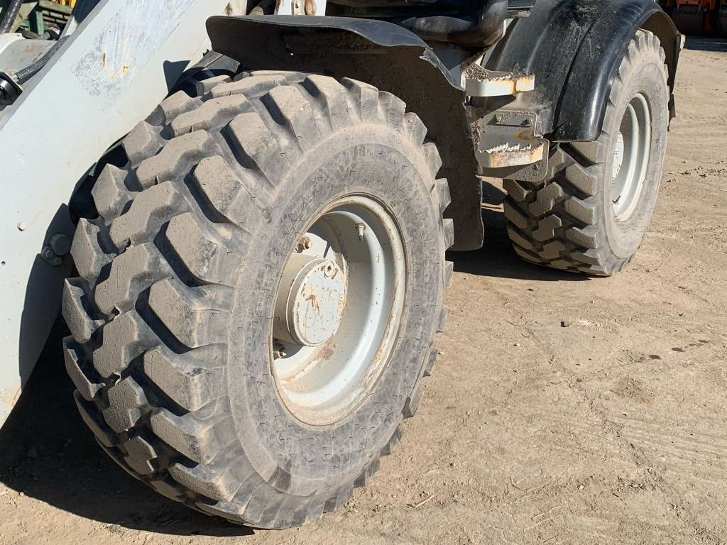 Wiellader CAT 908H