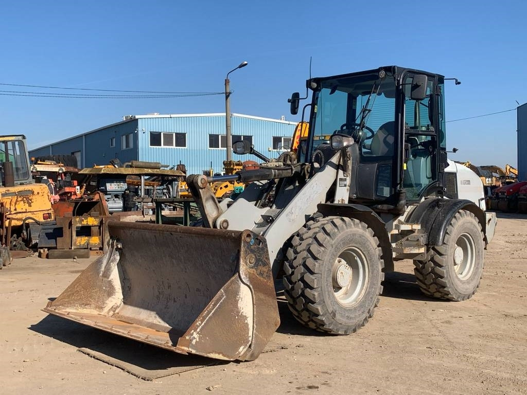 Wiellader CAT 908H