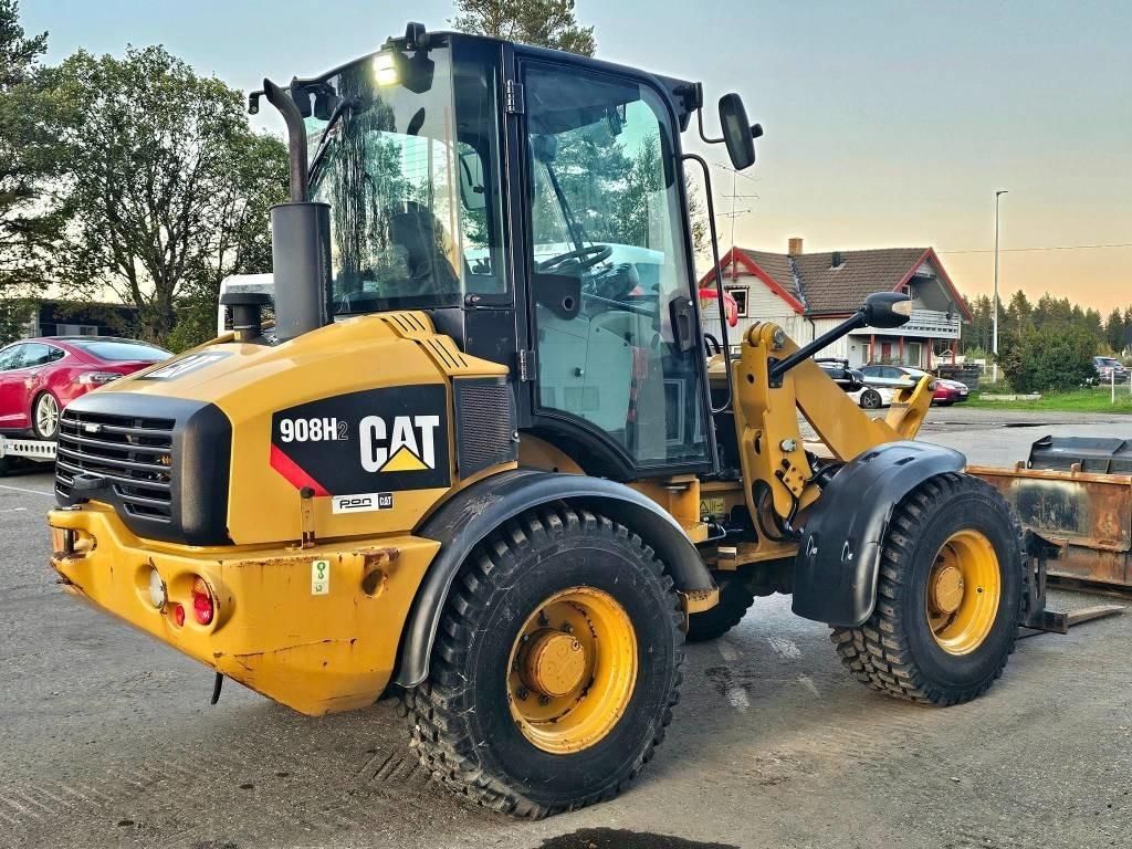 Wiellader CAT 908 H 2