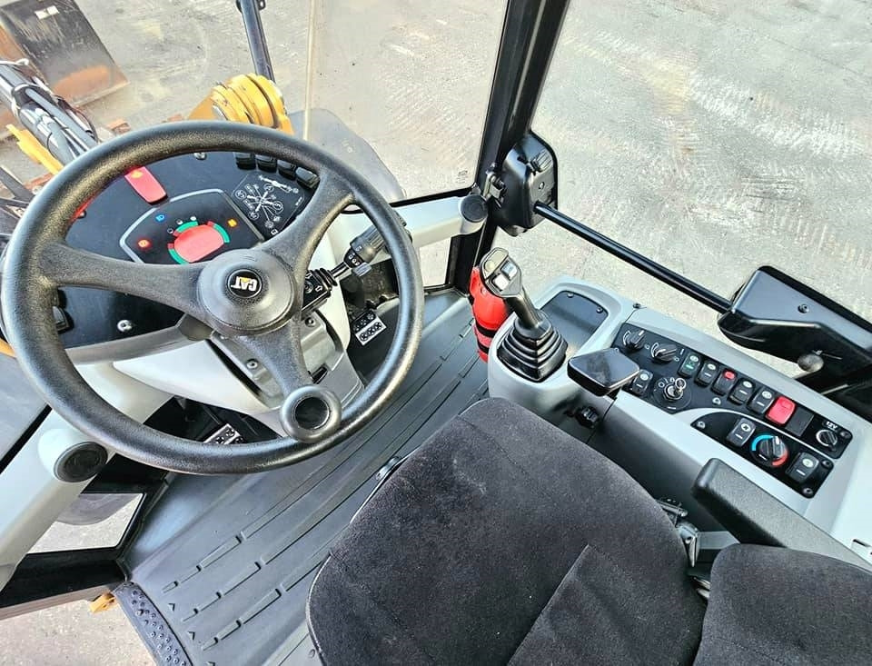 Wiellader CAT 908 H 2