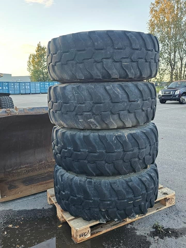 Wiellader CAT 908 H 2