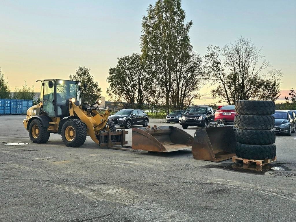 Wiellader CAT 908 H 2