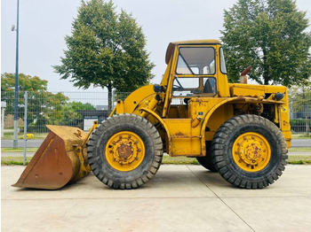 Wiellader CAT 922 B 