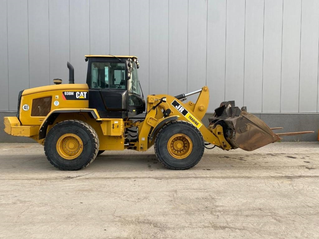 Wiellader CAT 938 M (Bucket + Forks)