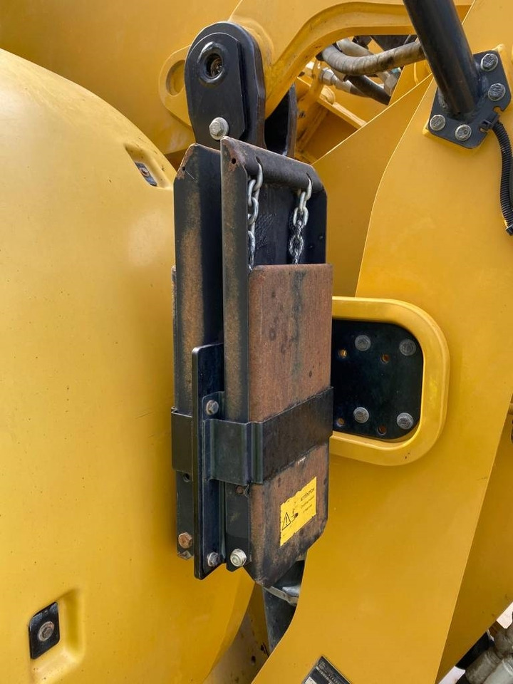 Wiellader CAT 938 M (Bucket + Forks)