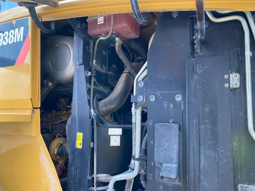 Wiellader CAT 938 M (Bucket + Forks)