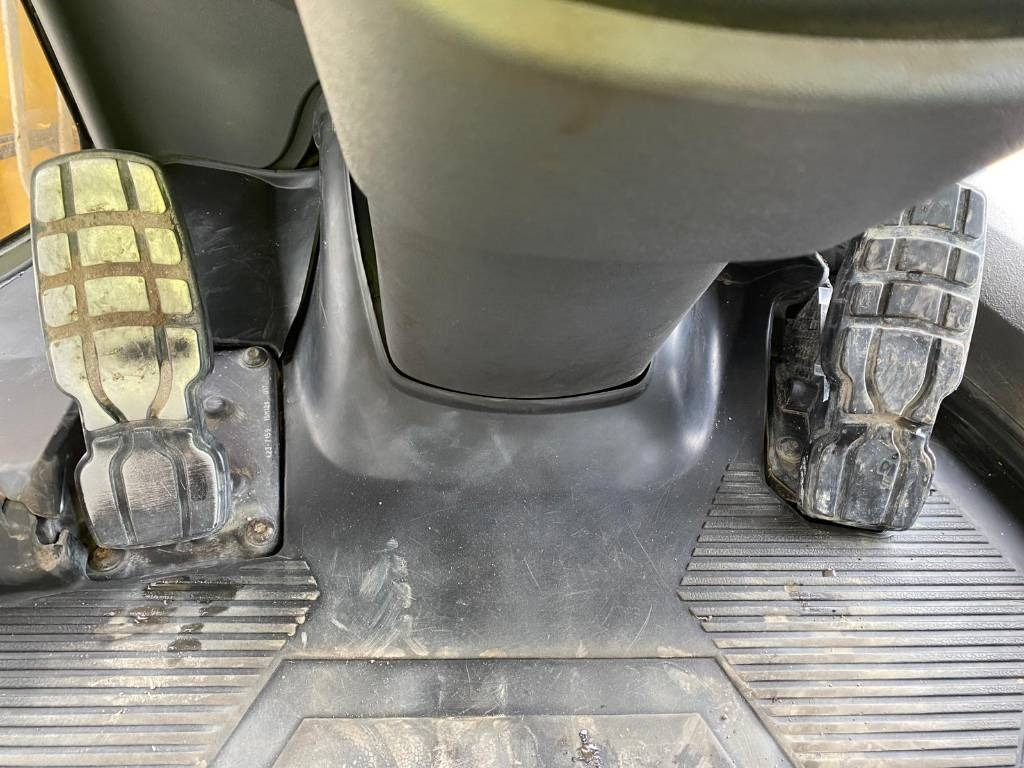 Wiellader CAT 938 M (Bucket + Forks)