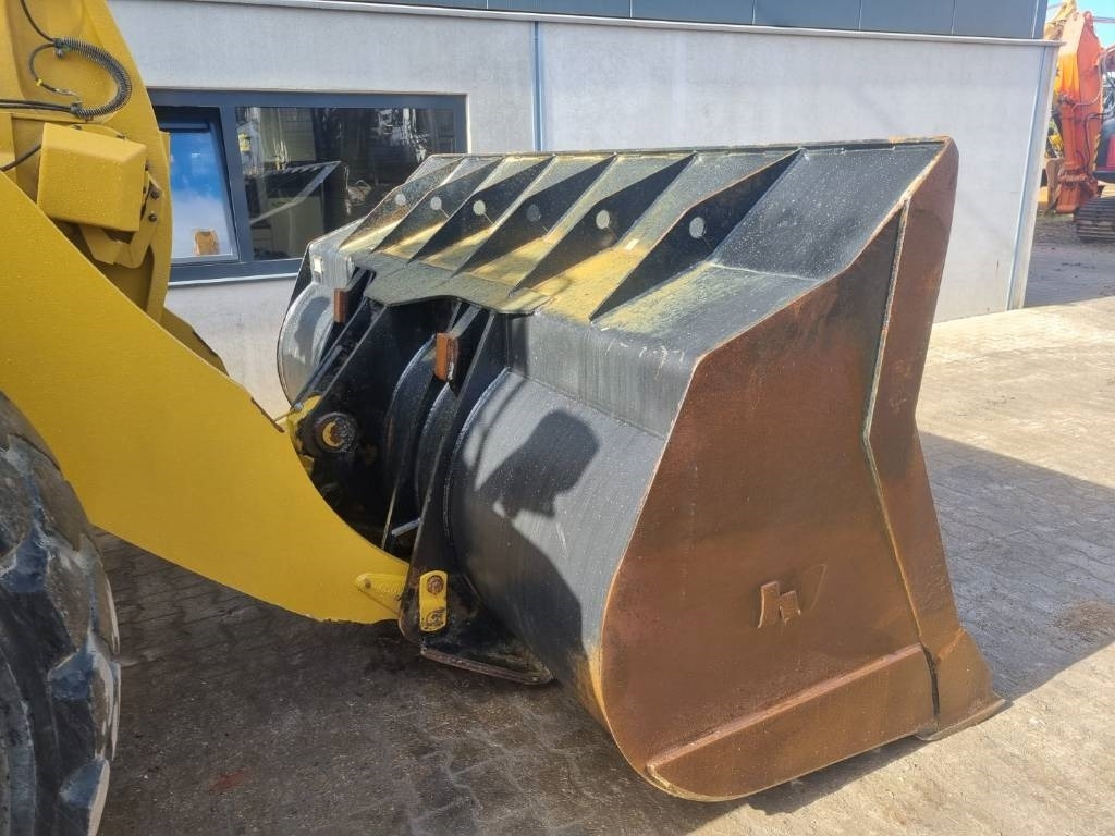 Wiellader CAT 972 M -- LIKE NEW -- 100% original