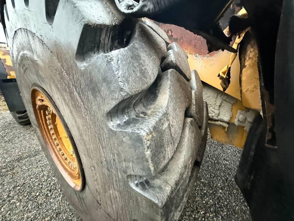 Wiellader CAT 980M FOR PARTS