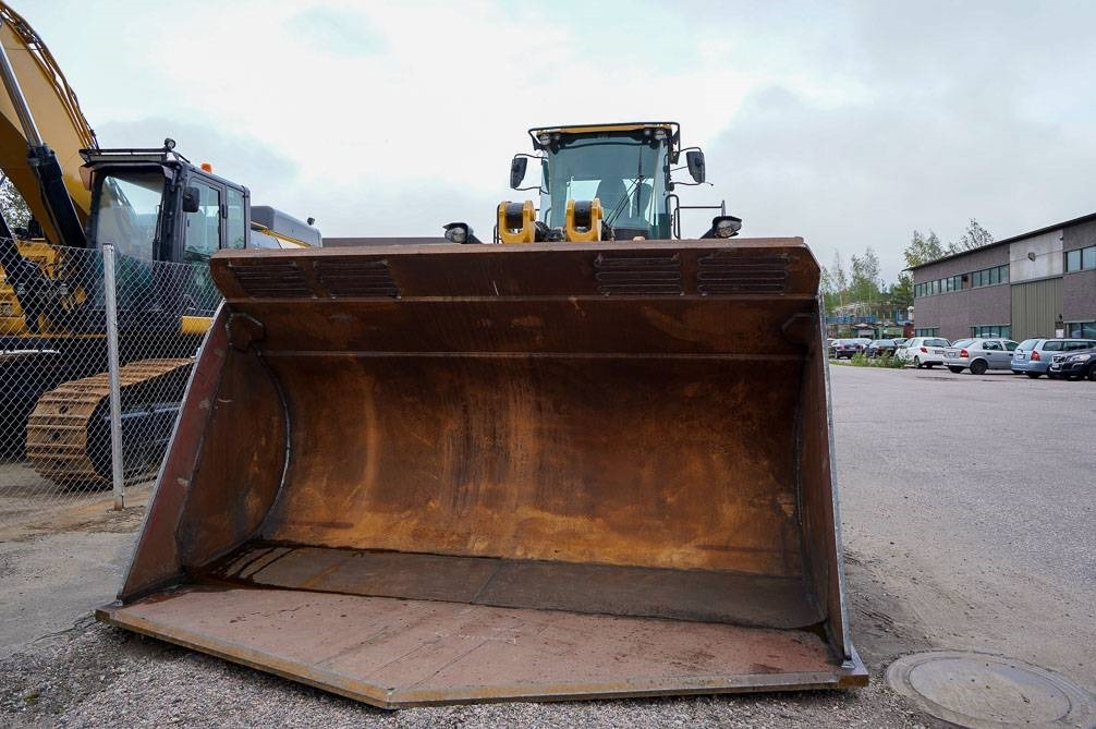Wiellader CAT 982M UUDET RENKAAT
