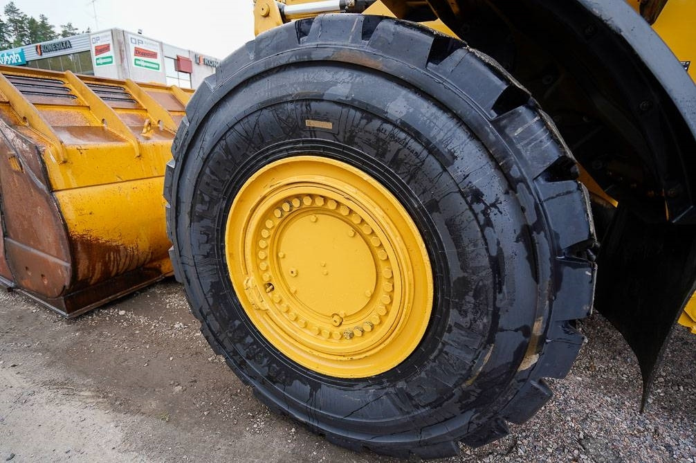Wiellader CAT 982M UUDET RENKAAT