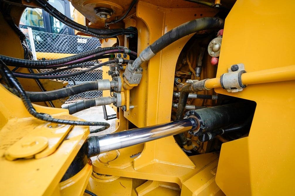 Wiellader CAT 982M UUDET RENKAAT