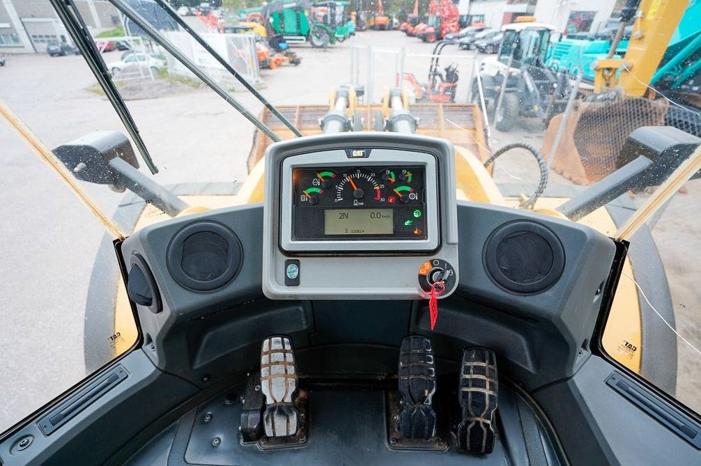 Wiellader CAT 982M UUDET RENKAAT