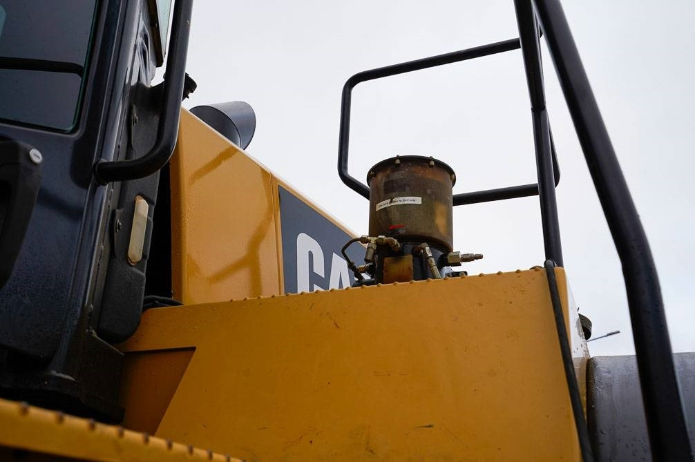 Wiellader CAT 982M UUDET RENKAAT