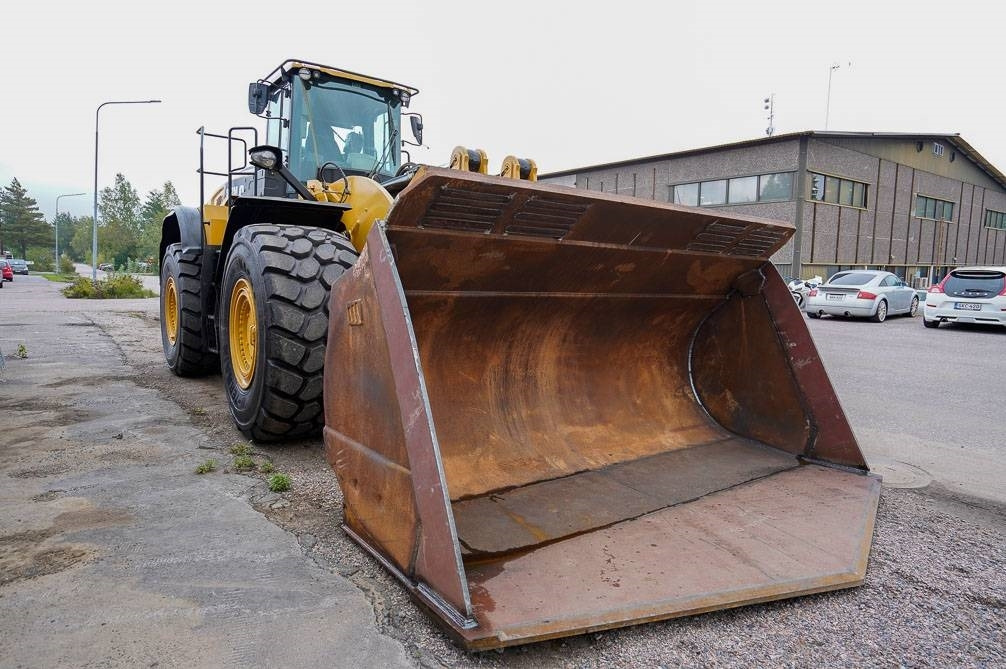 Wiellader CAT 982M UUDET RENKAAT