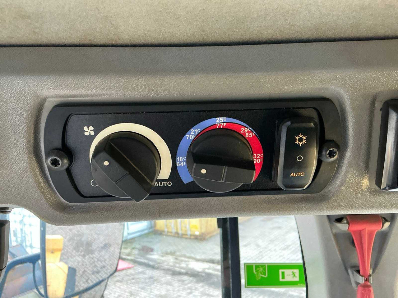 Wiellader CAT / CATERPILLAR 938M WHEEL LOADER / SHOVEL